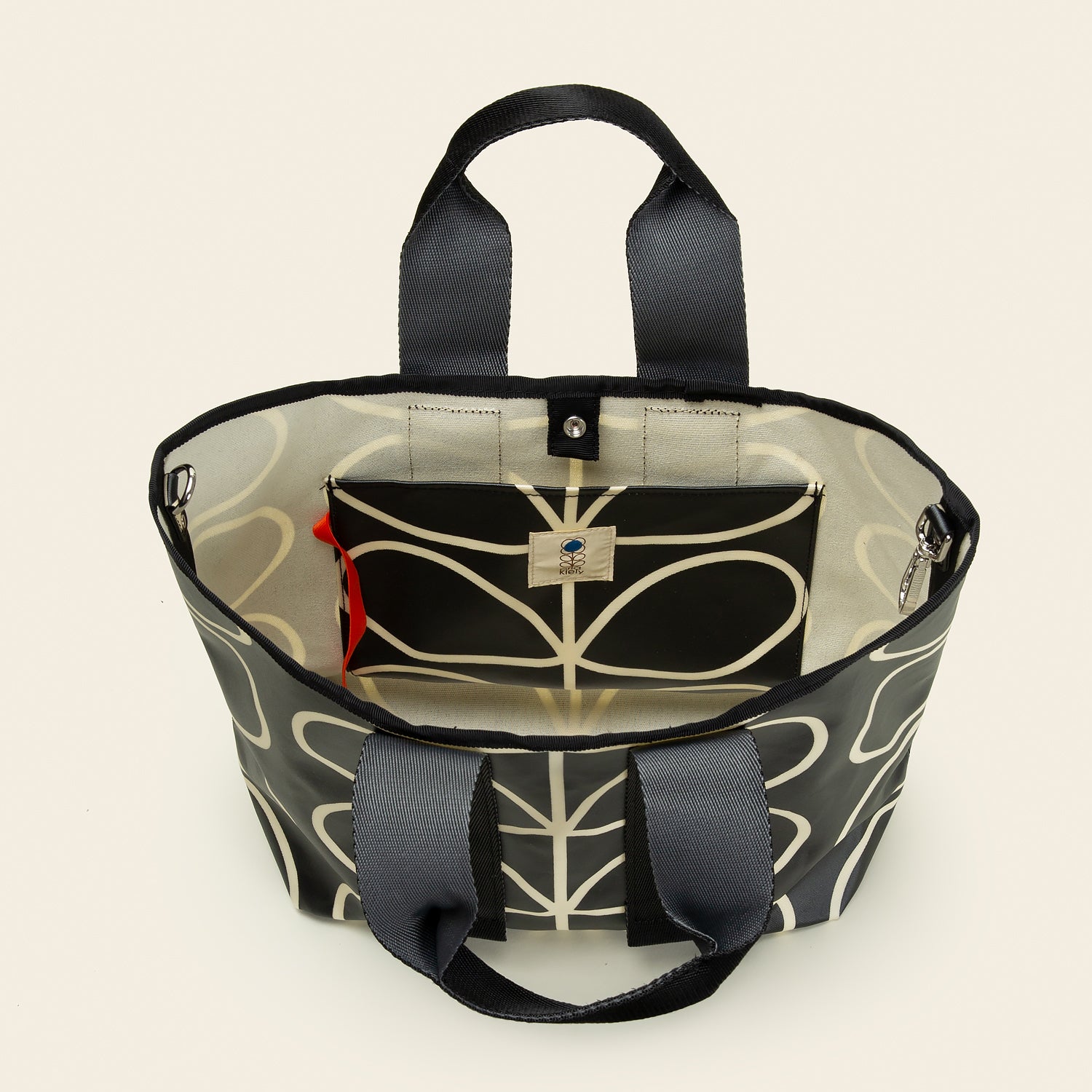 21AELIN207-0040_-_Carrysmall_Basic_-_Linear_Stem_Liquorice_-_4