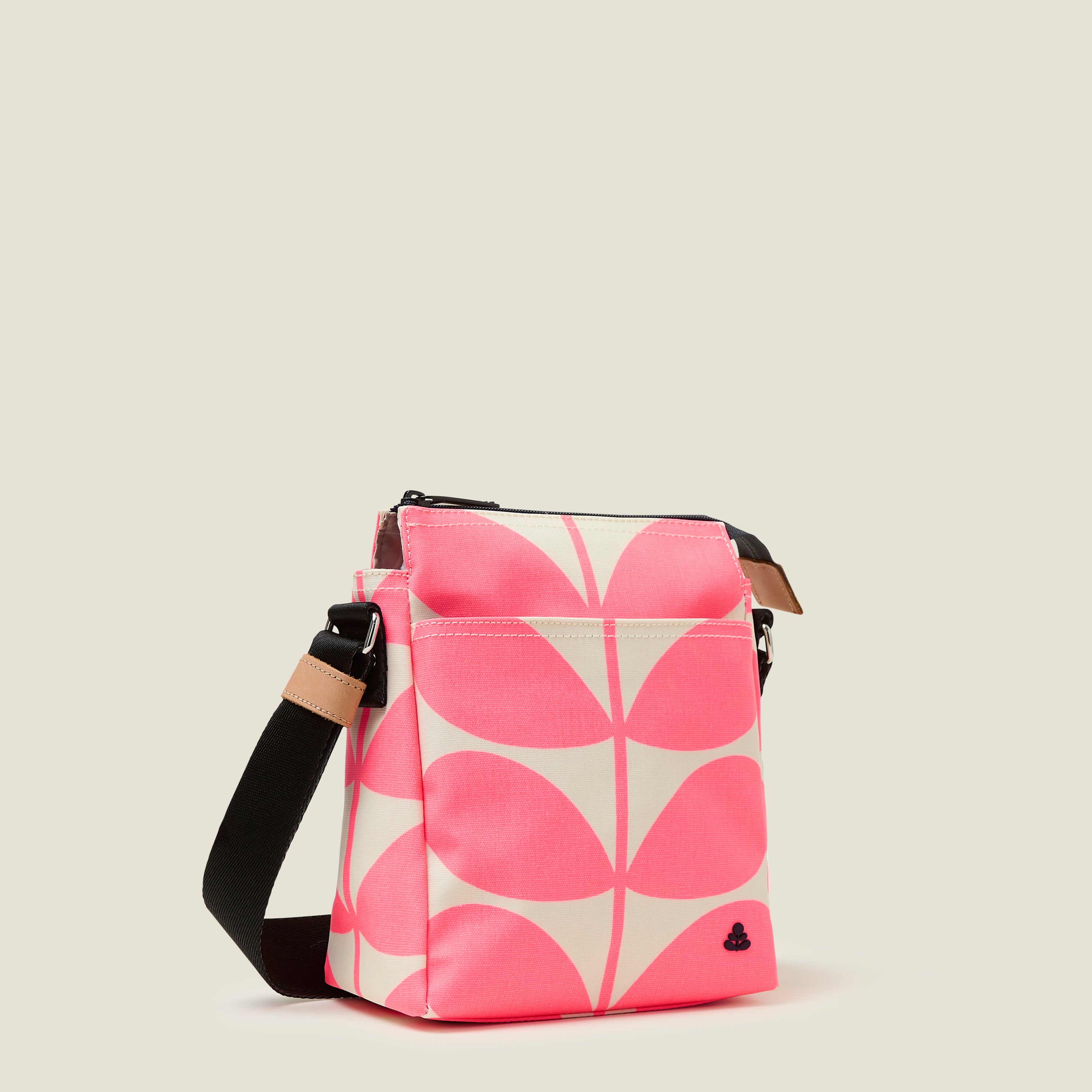 23SESST724-6770_RangerCrossbody-SolidStemNeonPink2