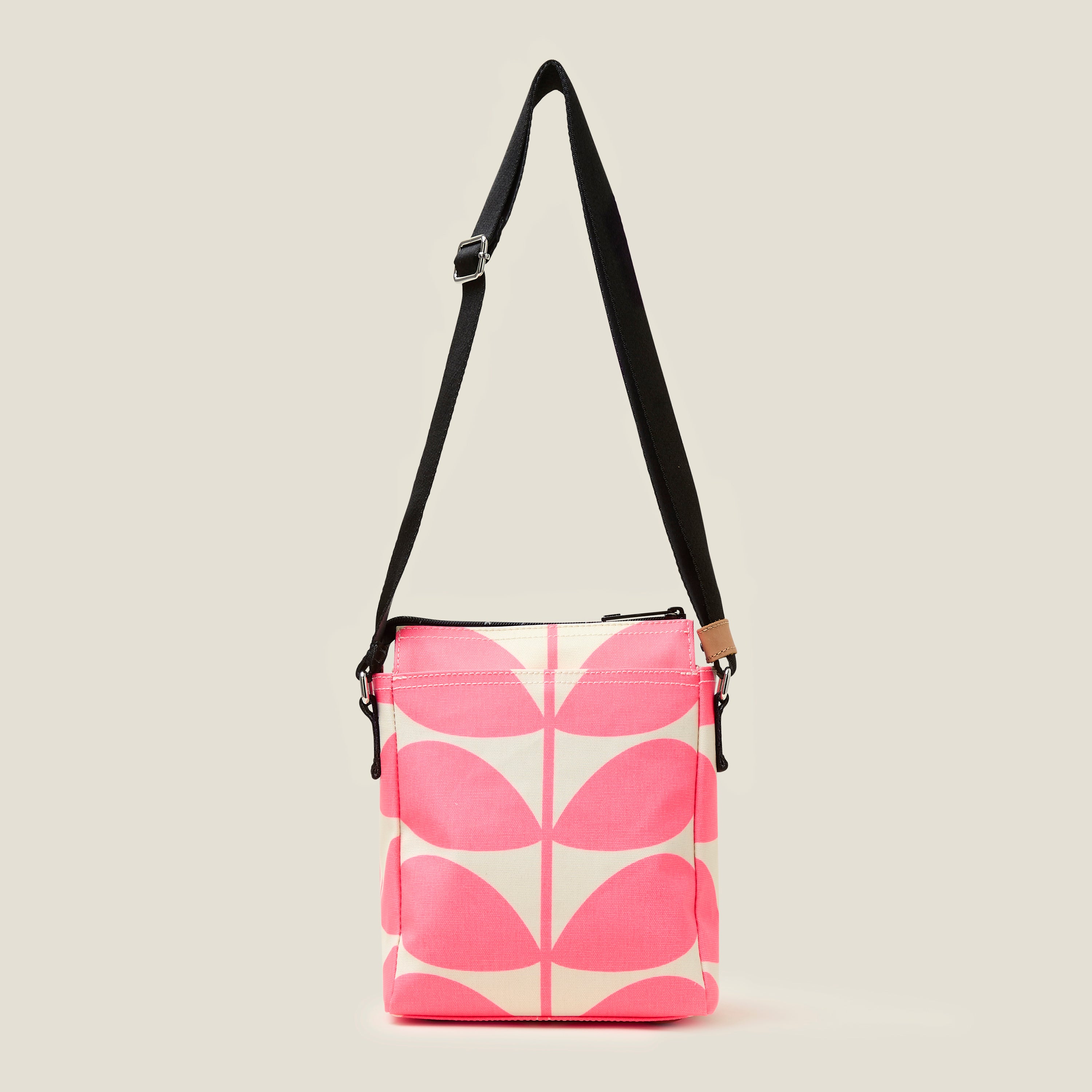23SESST724-6770_RangerCrossbody-SolidStemNeonPink3