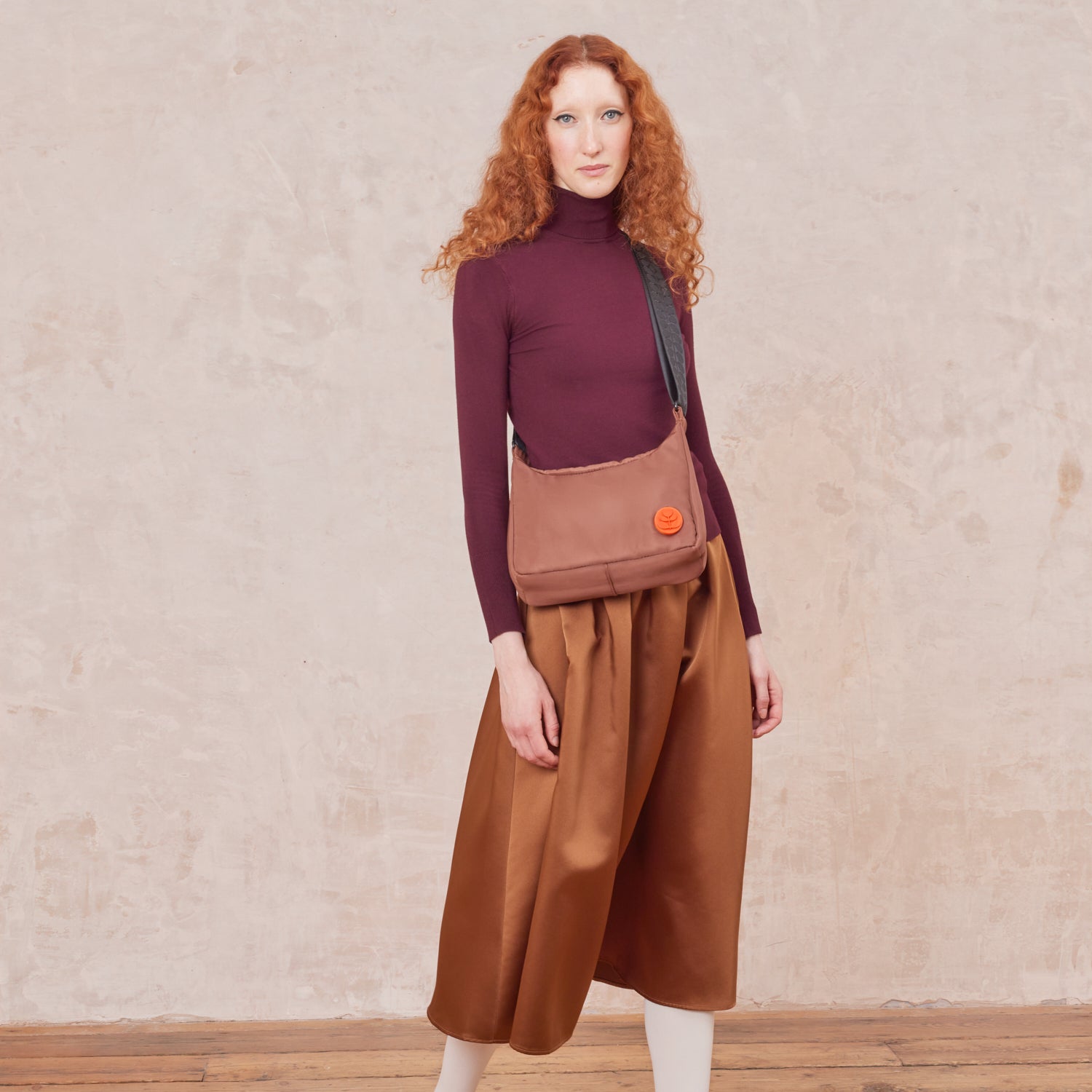 25AECBL979-2130_Ratio_Small_Hobo_-_Colourblock_Chestnut1