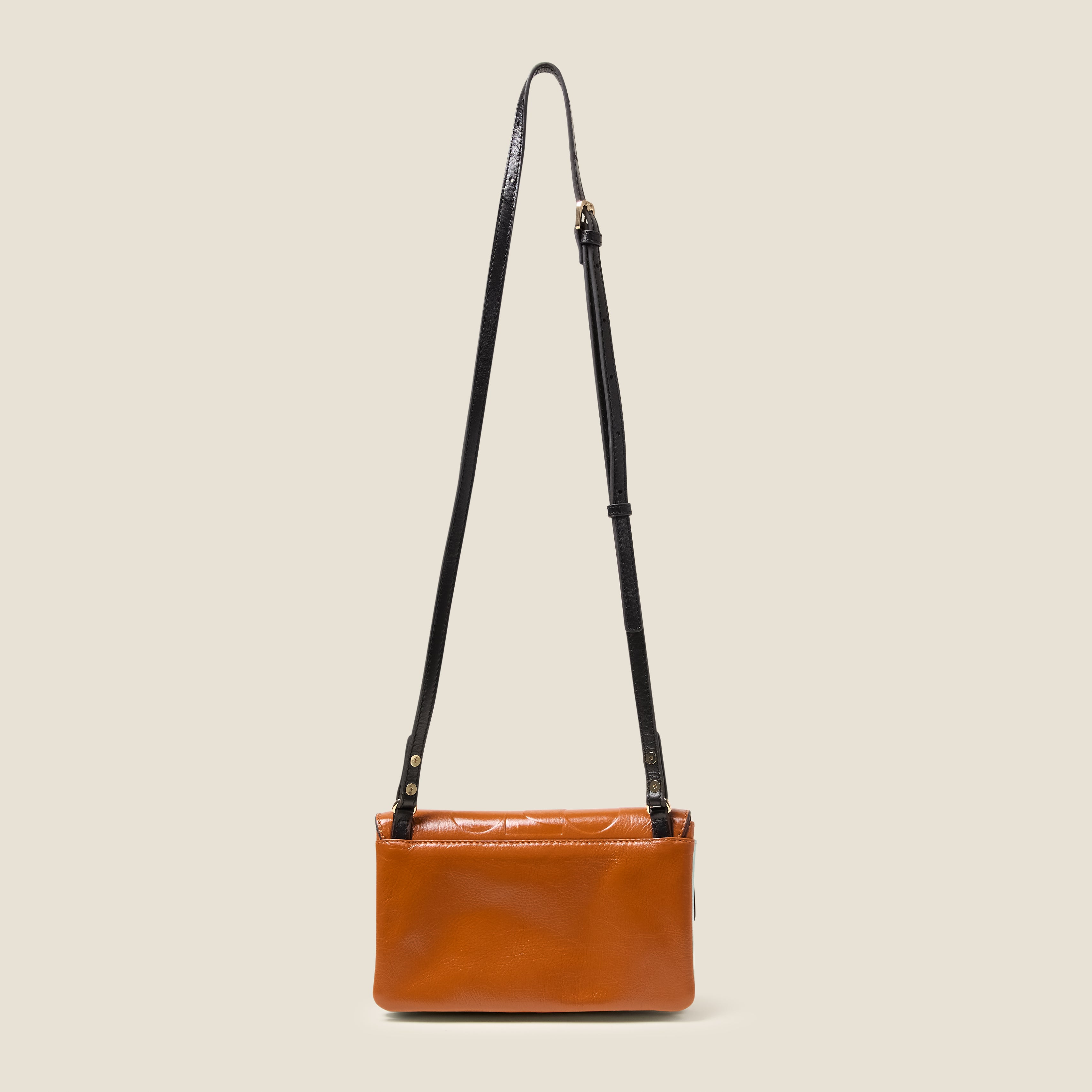 25AECLB908-9687_FlapFolioLeatherCrossbody-OKColourblockSienna3