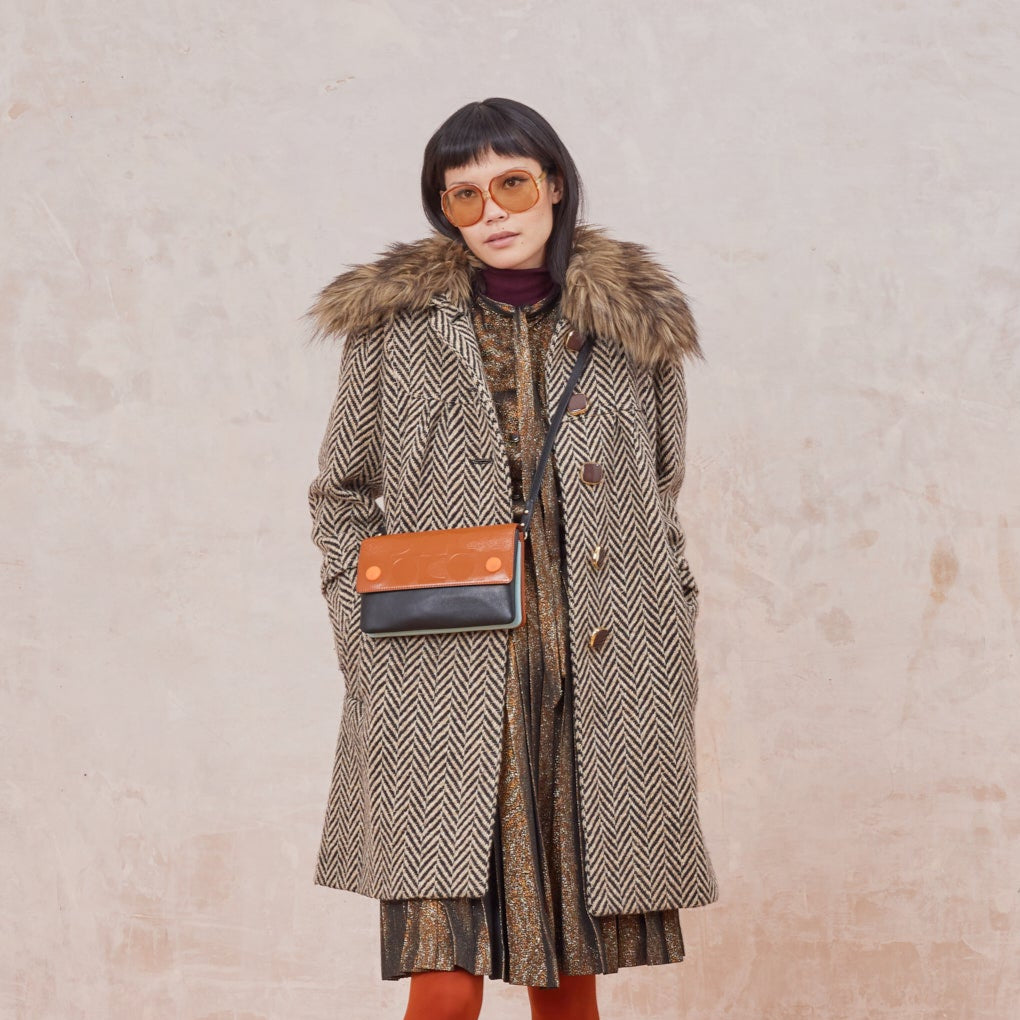 25AECLB908-9687_Flap_Folio_Leather_Crossbody_-_OK_Colourblock_Sienna1