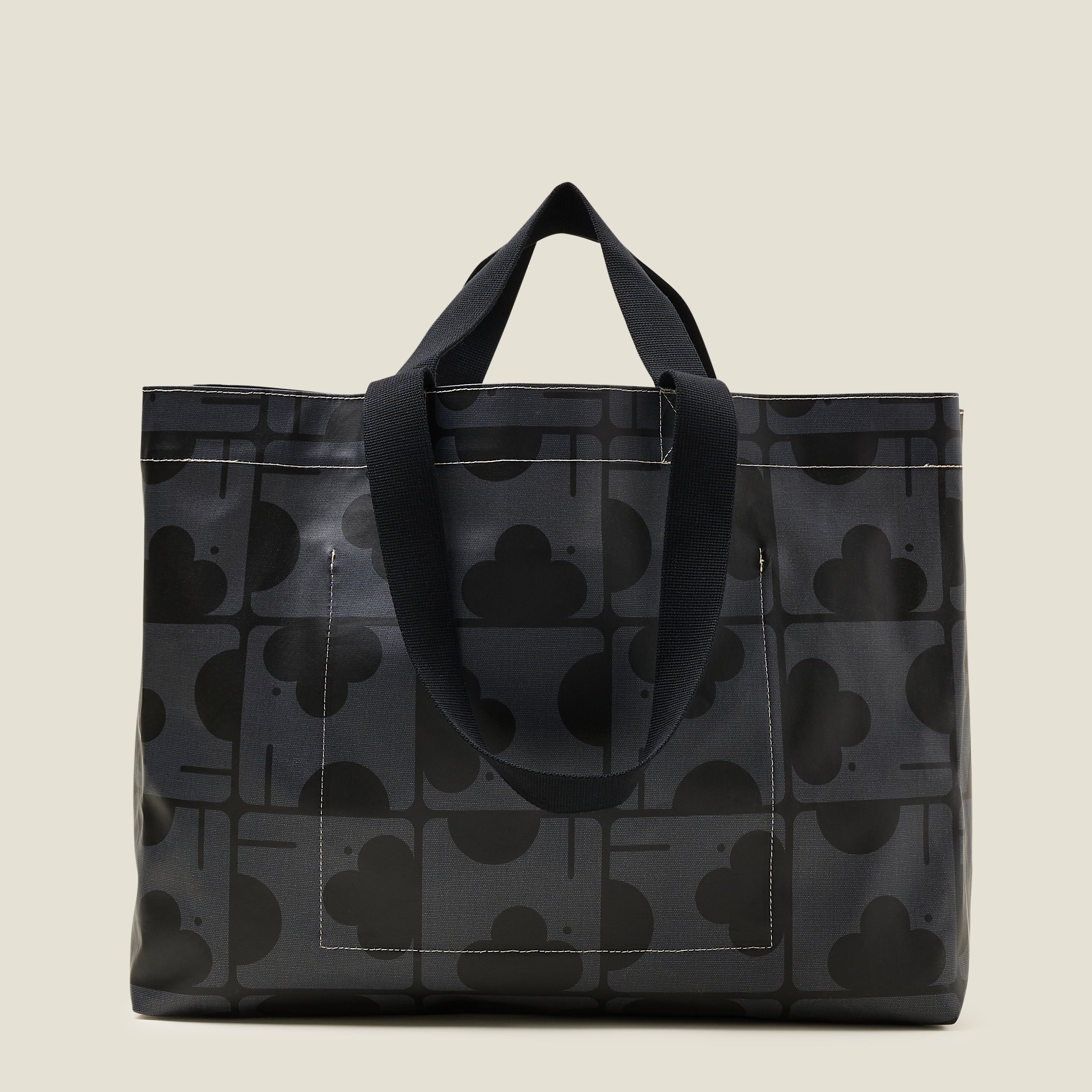 25AEEMZ976-0100RolloutLargeTote-ElephantMazeCharcoal2