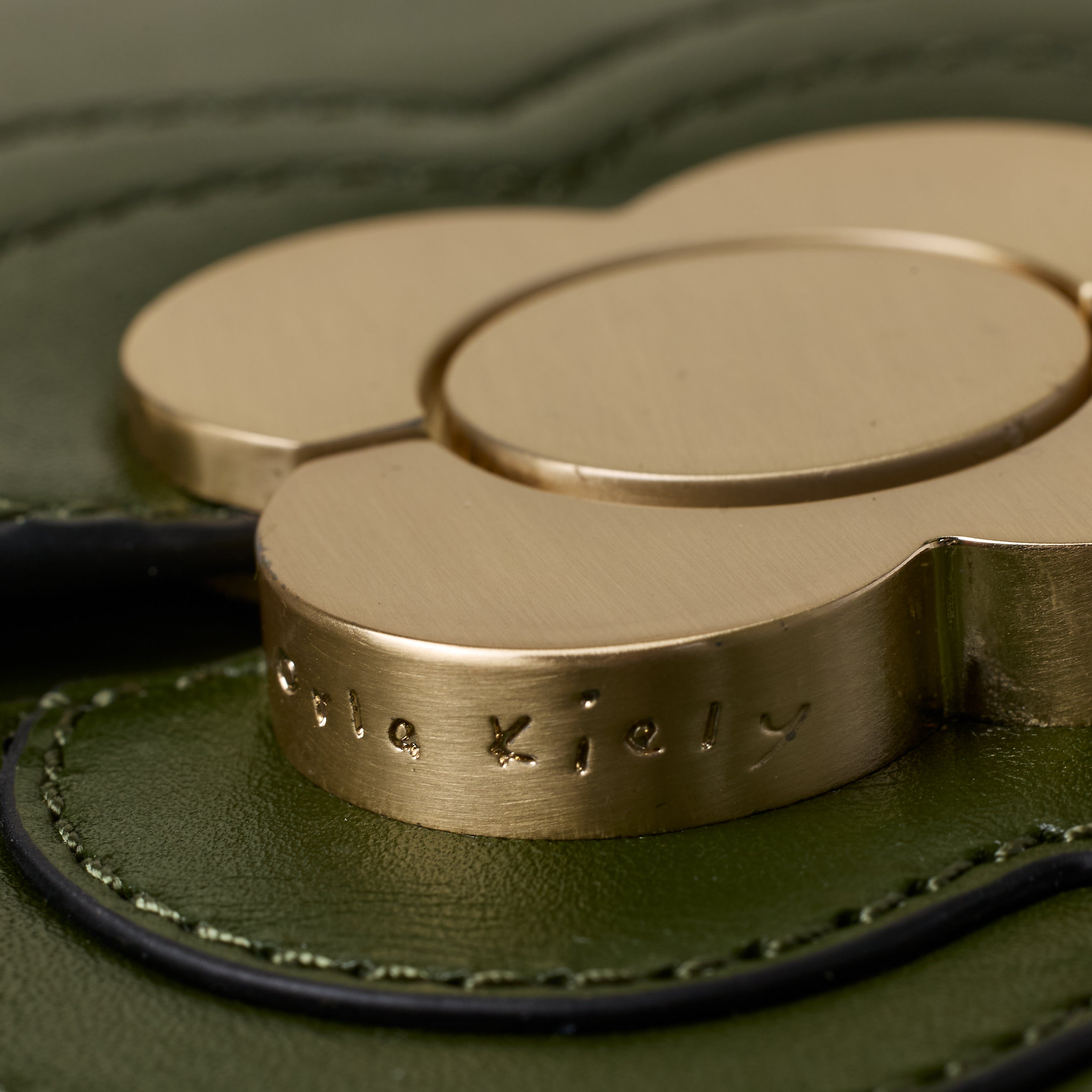 25AEFLA990-3070_EclipseLeatherCrossbody-FlowerAppliqueForest7