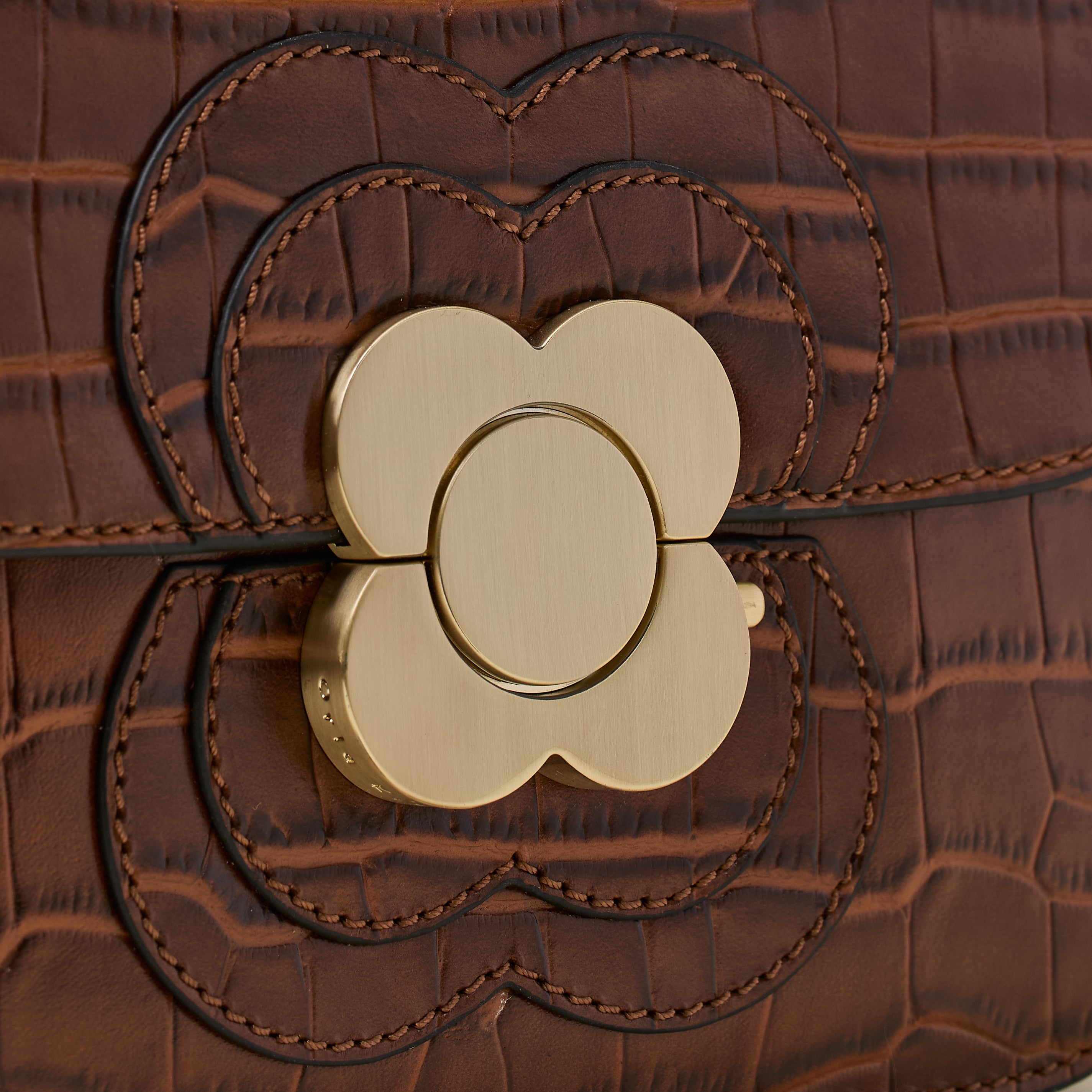 25AEFLA991-0025_MiniEclipseLeatherCrossbody-FlowerAppliqueCroc8