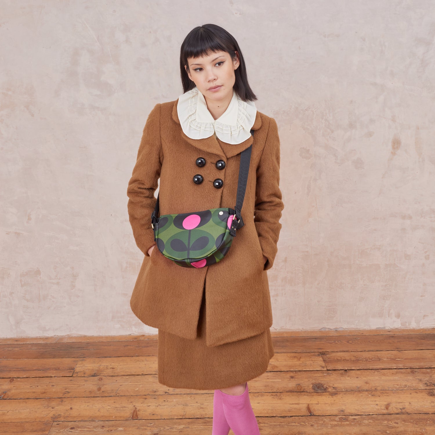 25AEOVL864-3070_MiniRounderCrossbody-OvalStemForest