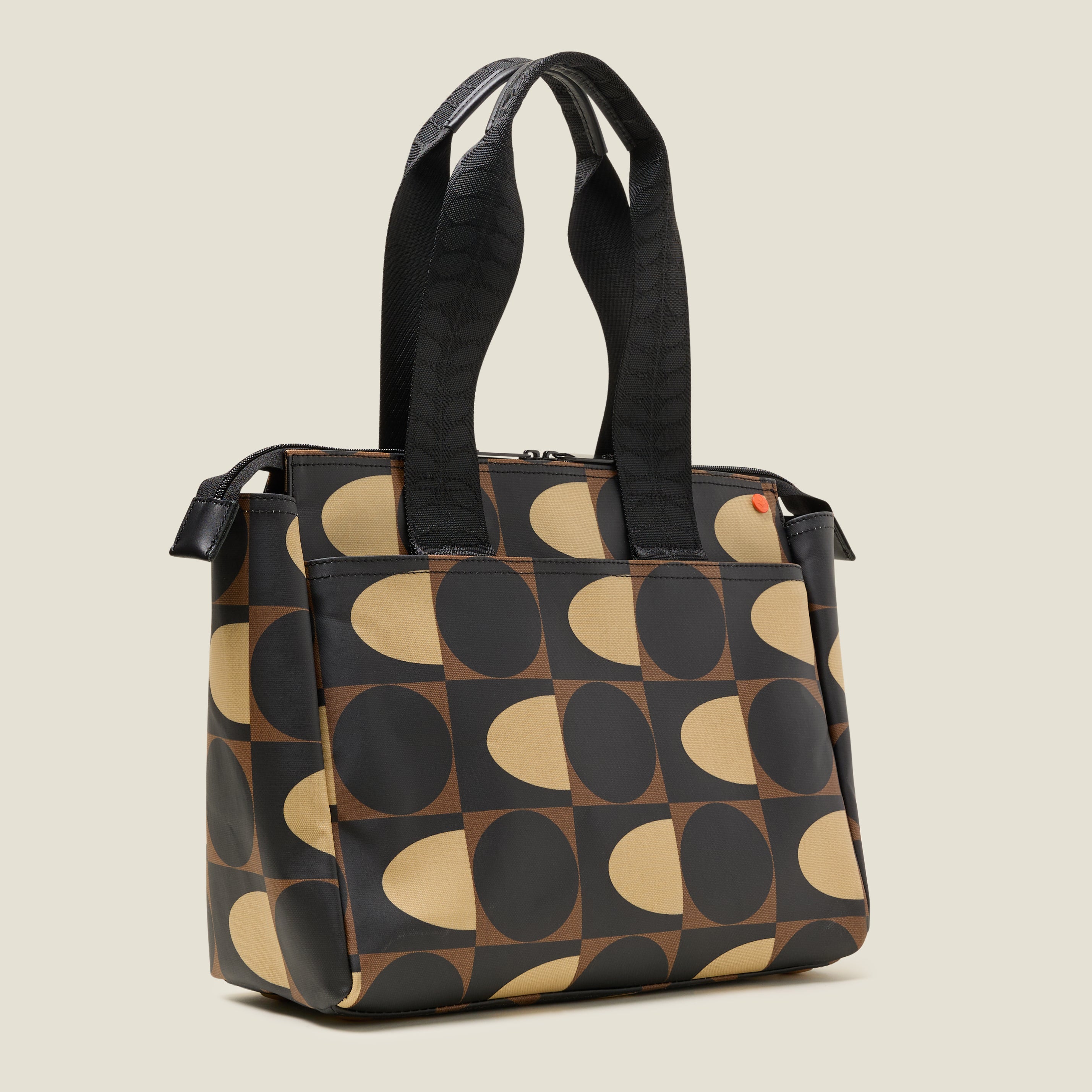 25AESSQ872-2050_WalkerTote-SpotSquareMocha2