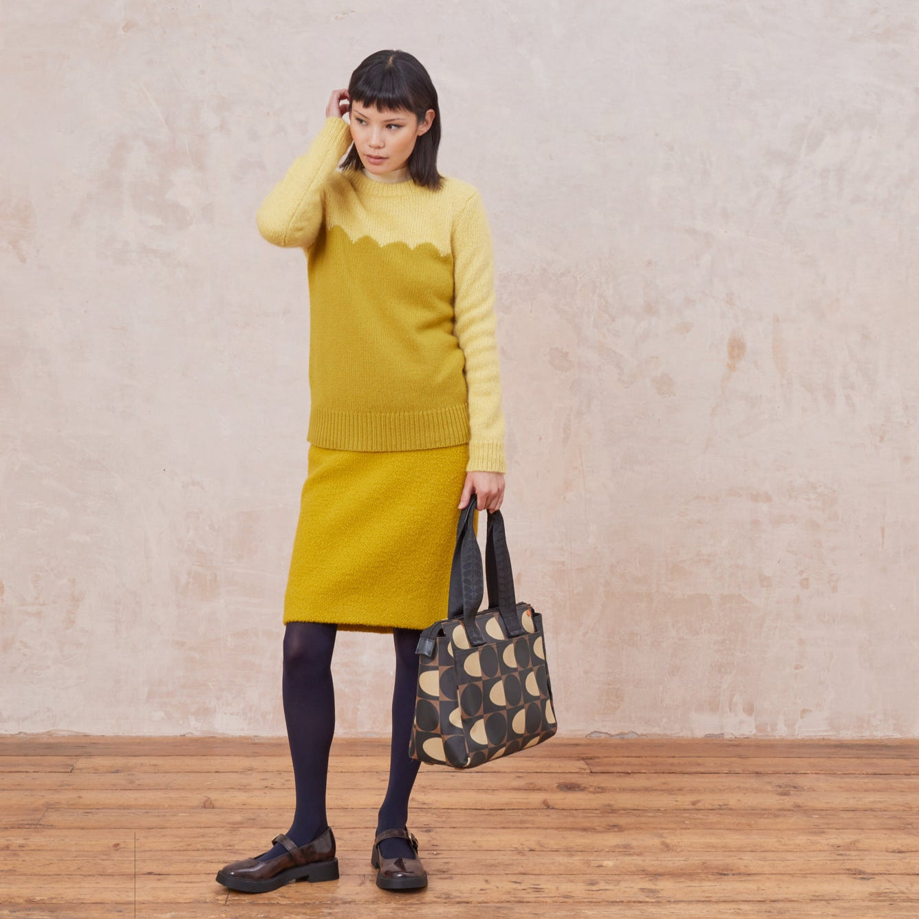 25AESSQ872-2050_WalkerTote-SpotSquareMocha2_f48817e5-fc72-44c3-b540-6f7bdf9c0b67